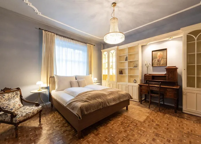 Stephanie * 하우스 임 엔슈탈