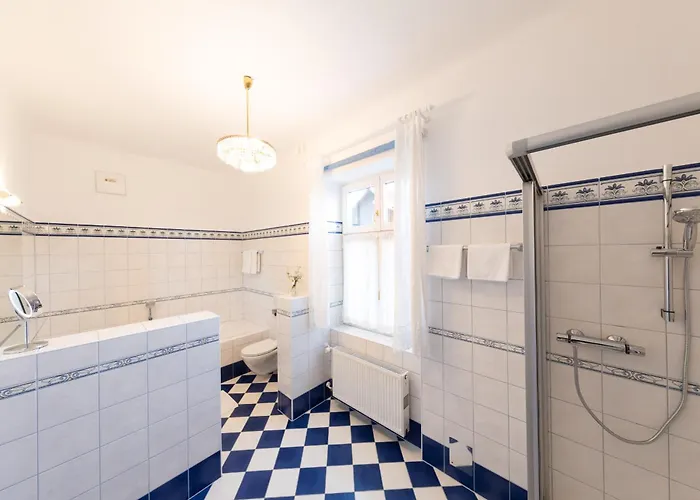 Stephanie * 하우스 임 엔슈탈